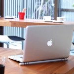 This Laptop Cooling Bar loves Macbooks, but will treat all laptops equally